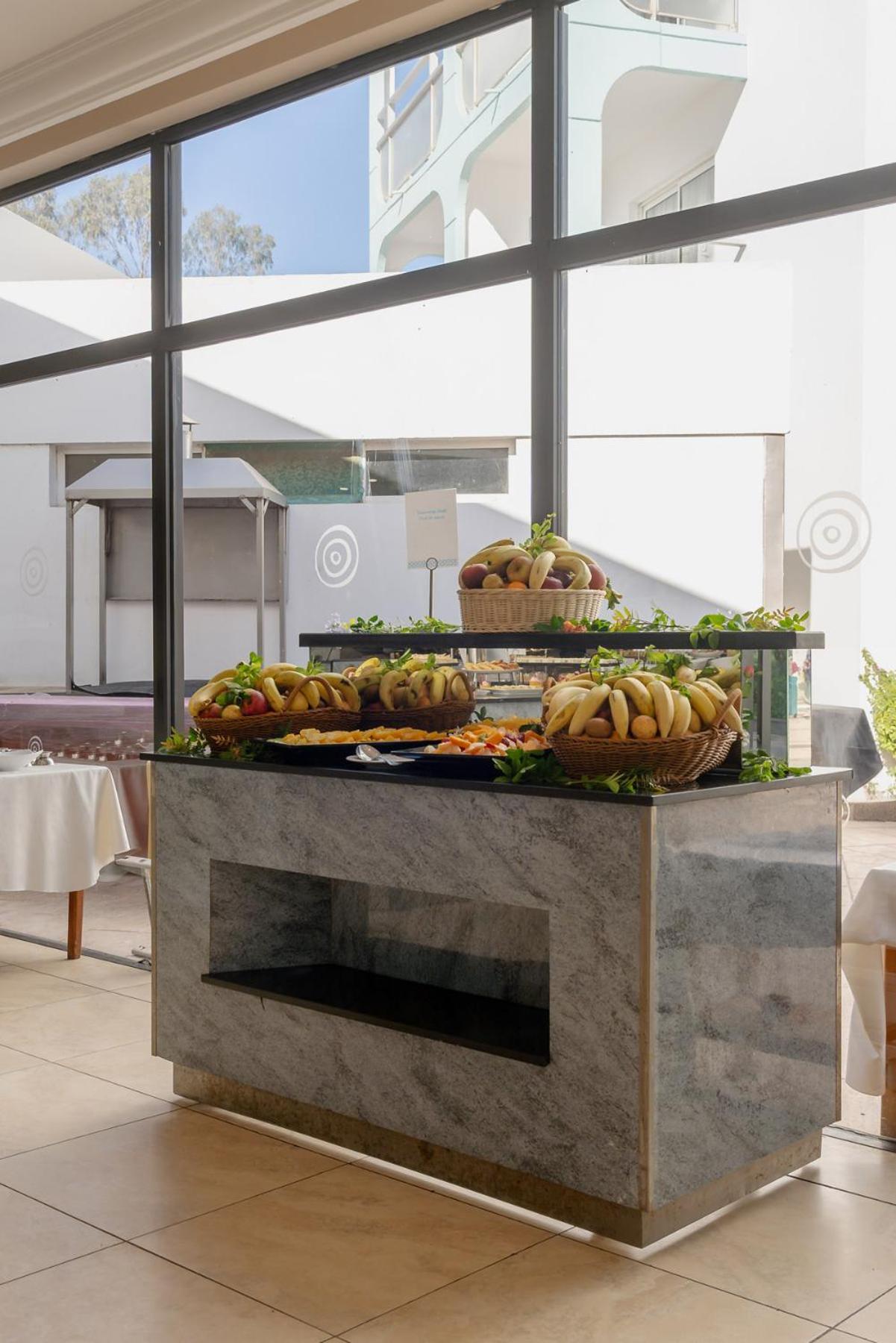 Tui Suneo Kenzi Europa Αγκαντίρ Εξωτερικό φωτογραφία A buffet at a hotel