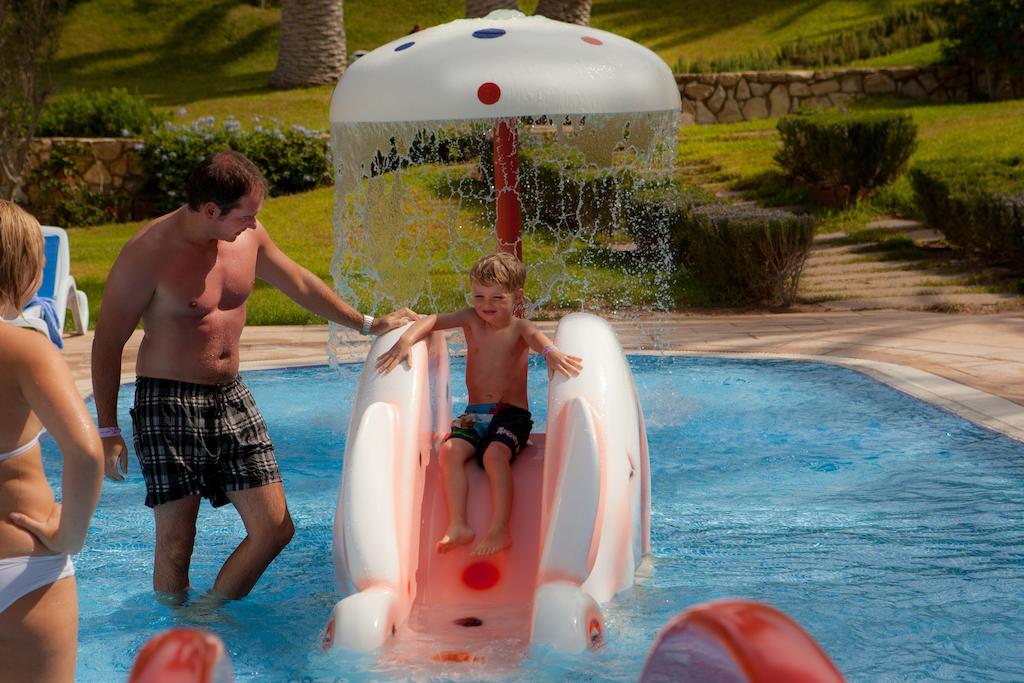 Tui Suneo Kenzi Europa Αγκαντίρ Εξωτερικό φωτογραφία A child on a water slide